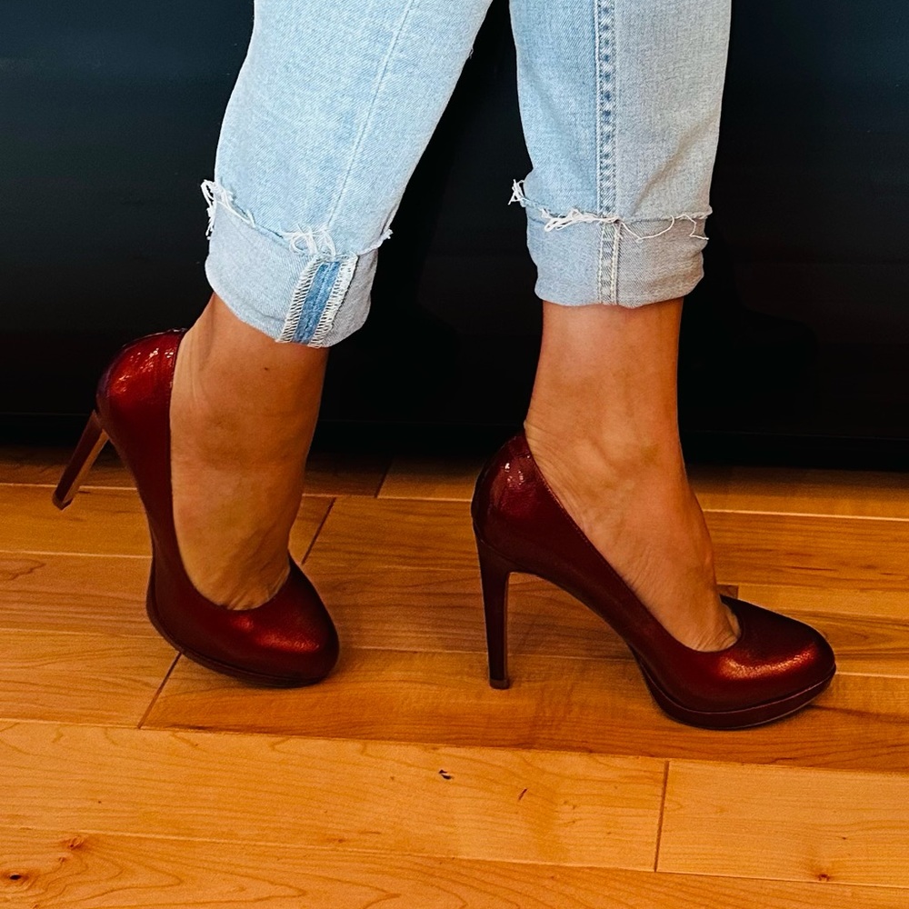 ✅ MUST GO ✅ BCBG Generation size 35.5 fit like 6